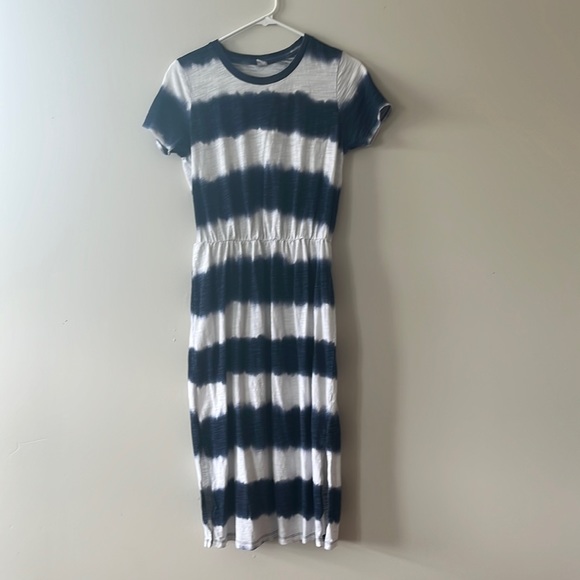 Old Navy MIDI T-Shirt Dress - Picture 1 of 1